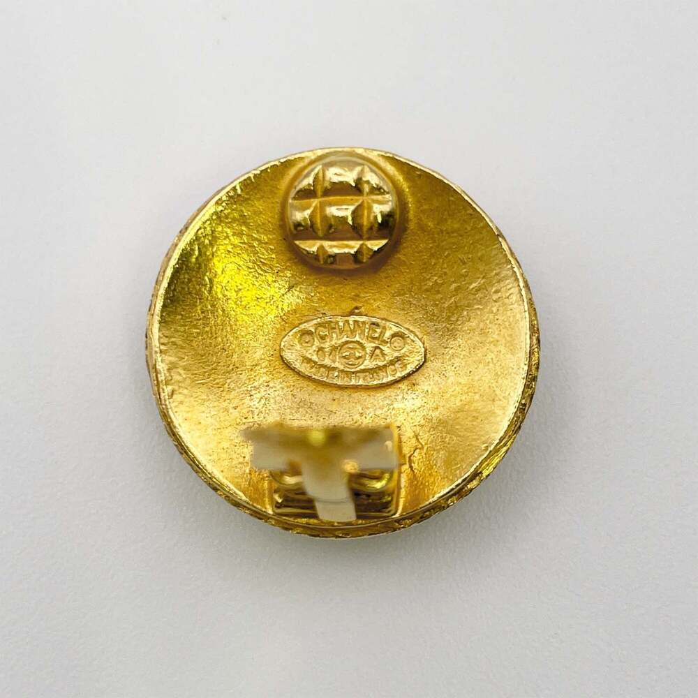 Chanel Cc Logo Round Clip-On Earrings #266508C67B - Picture 5 of 7